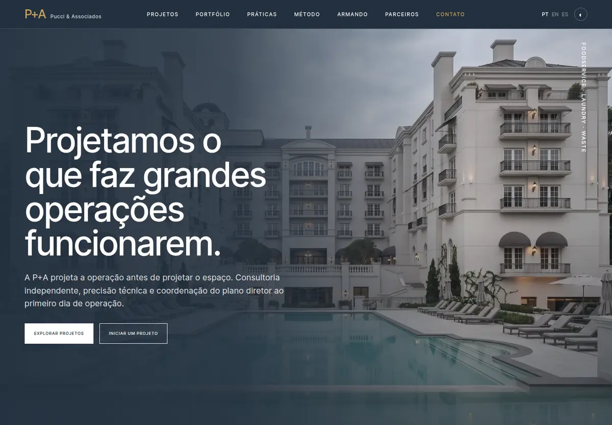 Página inicial da Pucci & Associados, consultoria de foodservice, com hero institucional e navegação trilíngue